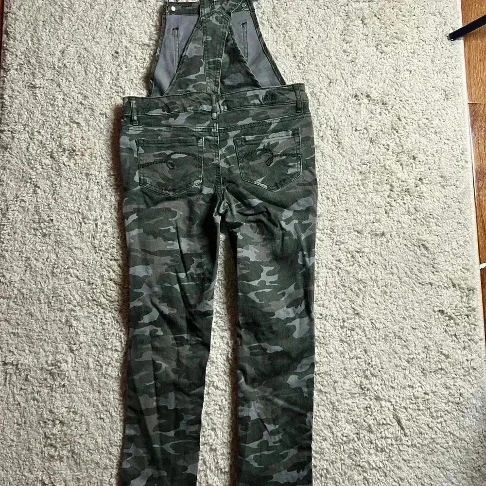 GIRLS JUSTICE CAMO OVERALLS SIZE 10 EUC